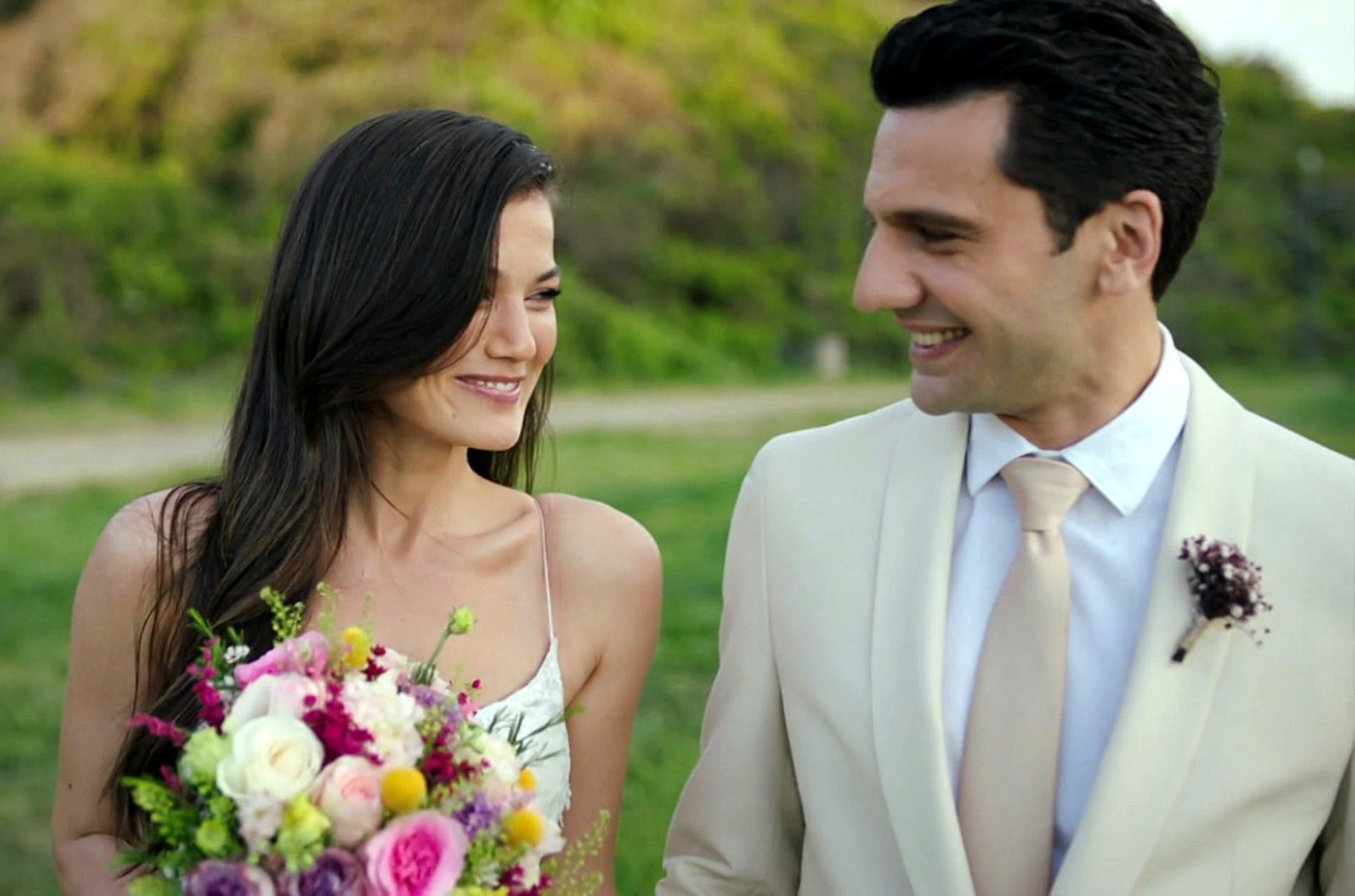 Ceylin e Ilgaz camino al altar en Secretos de familia